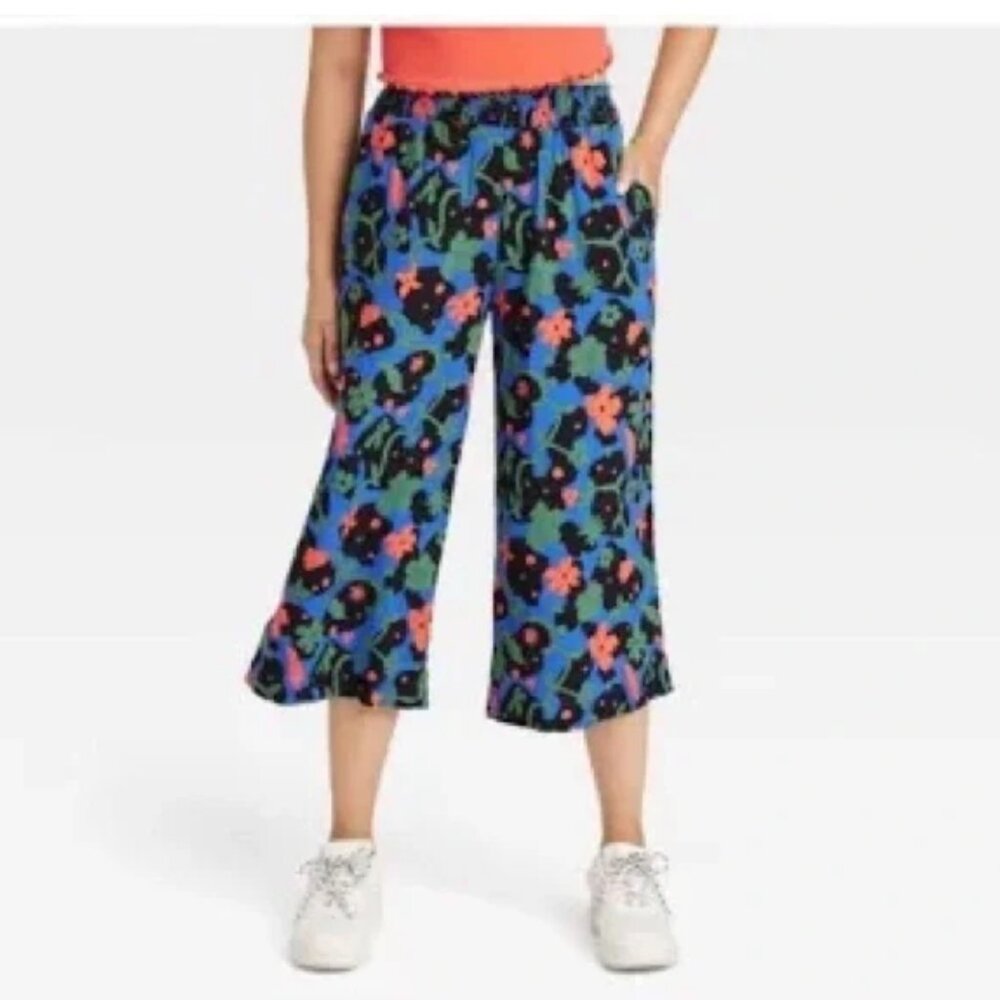 Latino Heritage Month Women's Floral Size Medium Capris Pants